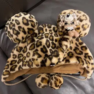 레오파드 무늬 팬캡