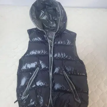 DUVETICA 다운 베스트 사이즈 46