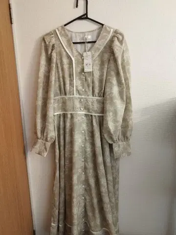 리엔다 꽃무늬 롱 원피스 그린 M 미사용 새상품