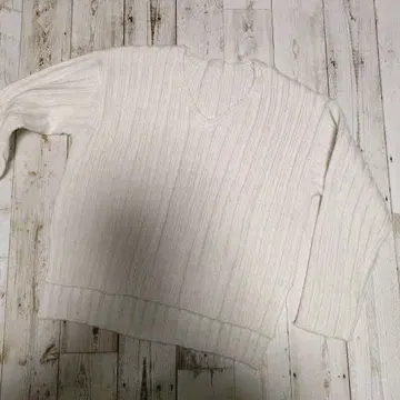 아이보리 V넥 리브 니트 스웨터 M 사이즈