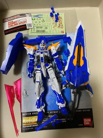 MG 1/100 건담 아스트레이 블루 프레임 세컨드 리바이 완성품