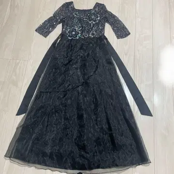 비즈 자수 블랙 드레스