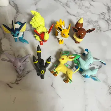 이브이와 진화계 피규어 8체 세트