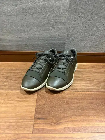 ECCO 가죽 스니커즈 22.5cm 새상품급