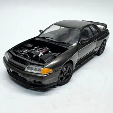 타미야 1/24 닛산 스카이라인 GT-R R32 프라모델 완성품