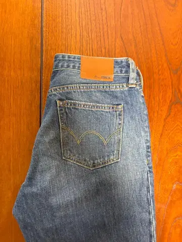 EDWIN 스트레이트 데님 허리 69cm