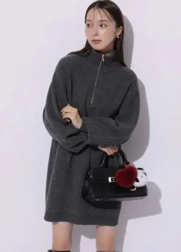 마이 스트라다 하프 지퍼 니트 차콜 그레이