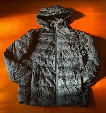 블랙 L 유니클로 울트라 다운 자켓 후드티