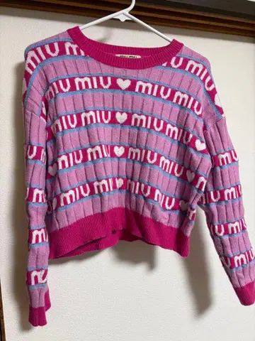 스트라이프 하트 무늬 니트 스웨터