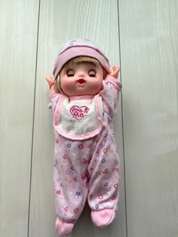 아기 돌봄 인형