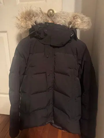 Canada Goose 블랙 퍼 후드 다운 자켓