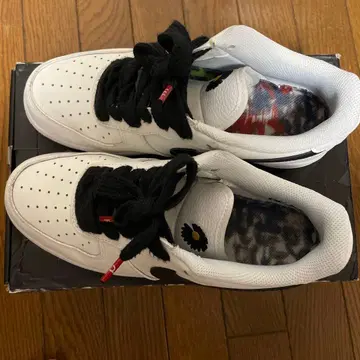 화이트 로우컷 스니커즈 PEACE