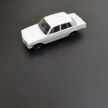 토미카 스카이라인 2000GT (화이트) LV-162