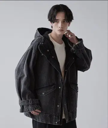 다크 그레이 후드 부착 마운틴 후드티