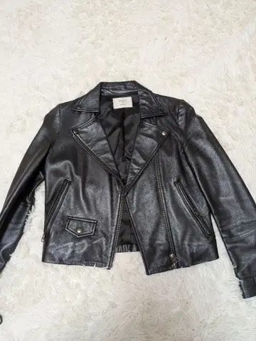 STUDIOS 블랙 가죽 자켓 사이즈 0
