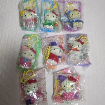 헬로키티 봉제 인형풍 키링 8개 세트