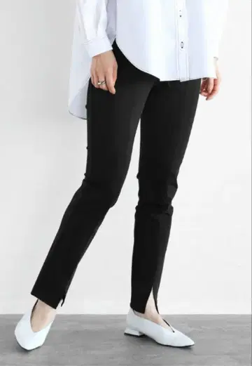 Aga 슬릿 스트레치 팬츠