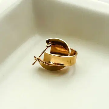 [ Lilas ] 와이드 라인 크로스 후프 귀걸이 K10 ( 한쪽 귀 )