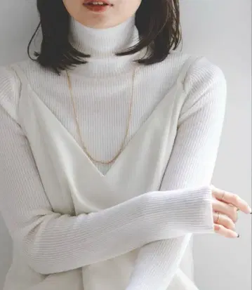 noble 리브 터틀넥 니트 화이트