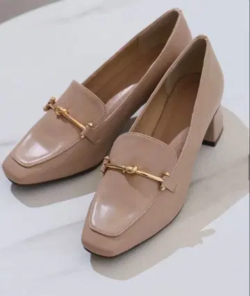 VIVIAN COLLECTION 스퀘어토 비트 로퍼 펌프스 S