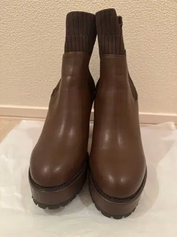 브라운 사이드 고어 부츠 하이힐