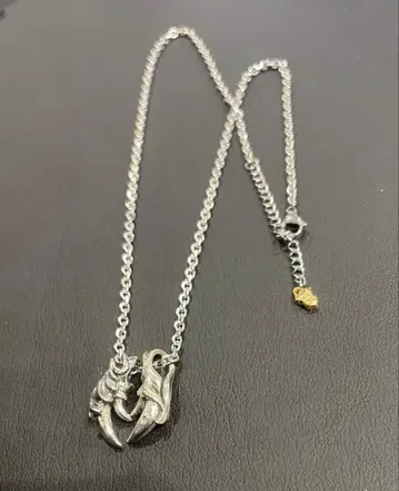 아르테미스 클래식 새턴즈 클로 펜던트 2연 스테인리스 체인