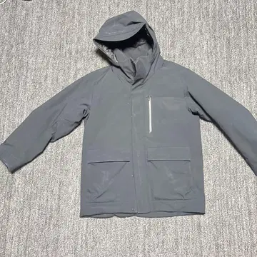 유니클로 블랙 다운 자켓 후드 부착