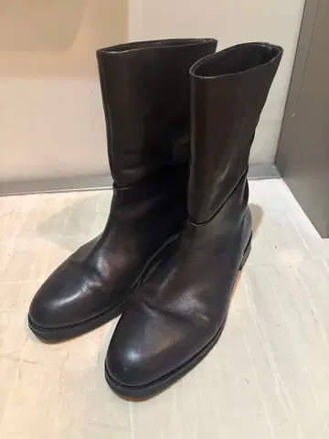 H&M 블랙 가죽 미들컷 부츠