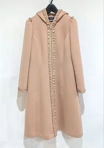 엠즈 그레이시 코트 드레스