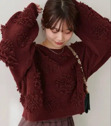 natural couture 모샤모샤 플라워 라이크 숏 니트