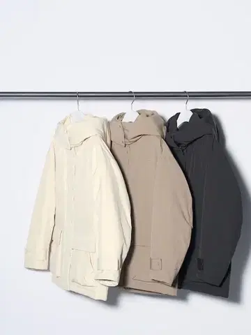 UNIQLO 하이브리드 다운 코트 베이지