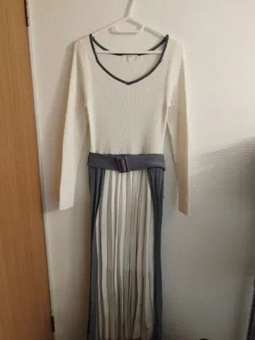 rienda 니트 원피스 화이트 x 스카이블루 F 사이즈