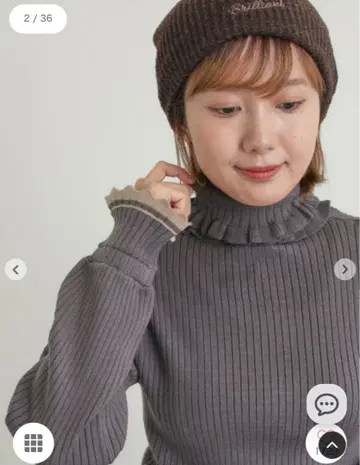 Samansa Mos2 소매 배색 스캘럽 터틀 니트 차콜 sm2