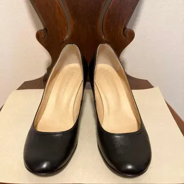 [미사용] neue diffusion 펌프스 블랙 천연 가죽 23.5cm