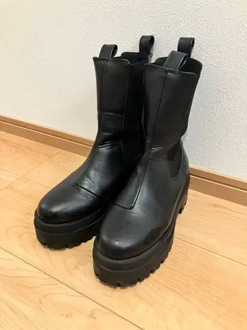 통굽 사이드 고어 부츠 블랙