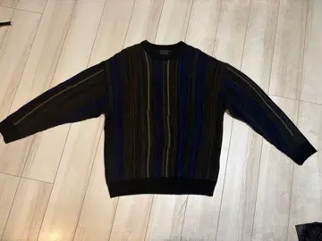 스트라이프 디자인 니트 스웨터