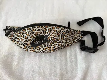 나이키 레오파드 무늬 웨스트 파우치