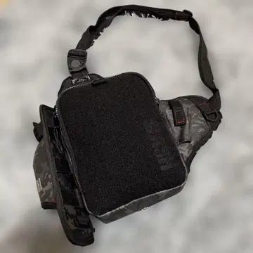 [ 컨디션 최상 ] SLASH 낚시용 가방 낚싯대 홀더 포함