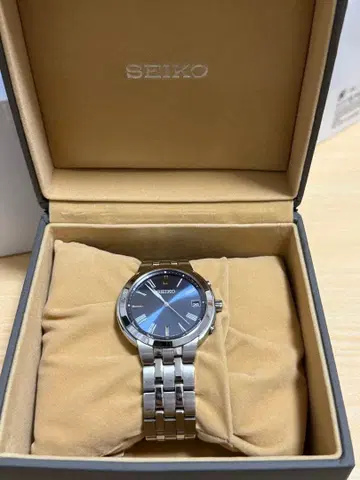 SEIKO 블루 다이얼 전파 시계