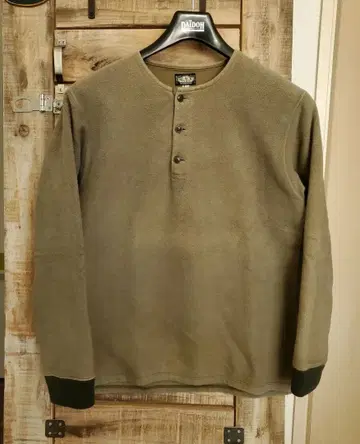 BLACK SIGN 블랙사인 헨리넥 맨투맨(니트)38