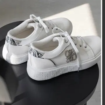 RANDA 모노그램 디자인 베이직 스니커즈 화이트 LL 사이즈