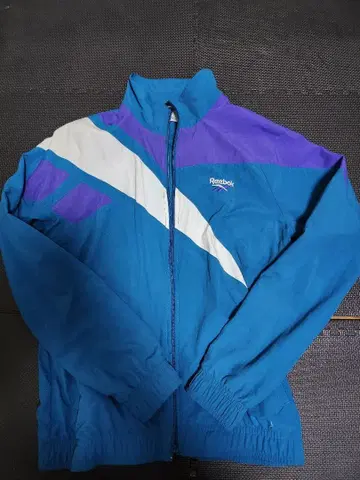 [새상품급] 리복 클래식 나일론 자켓 M 상당 레트로 배색 자수 로고