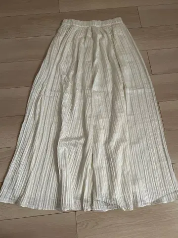 ZARA 아이보리 플리츠 롱 스커트