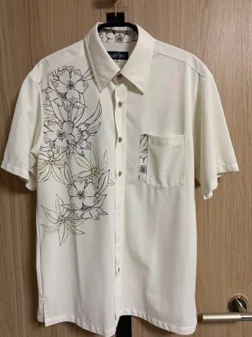 카리유시 웨어 반팔 하와이안 셔츠 MADE IN OKINAWA 사이즈 M