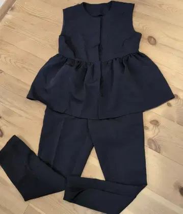 페플럼 플레어 디자인 팬츠 수트 셋업