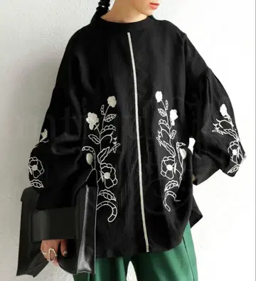 antiqua(안티카) 꽃 자수 양류 셔츠