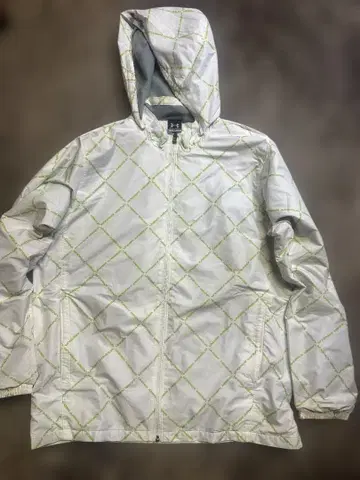 Under Armour 다이아몬드 패턴 아우터