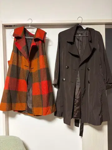 울 체크 베스트와 트렌치코트 세트