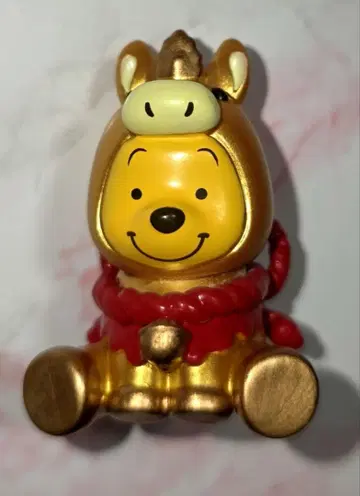 푸우 시크릿 피규어 골드