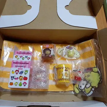 40주년 기념 키티 & 푸딩 군 핸드 타월, 폼폼푸딩 가챠 상품 등